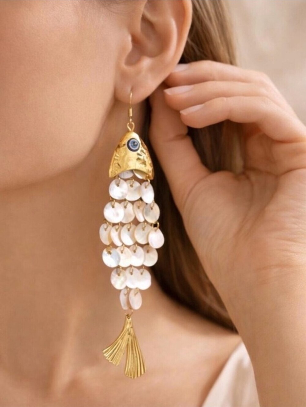 💙▪️Atterri▪️ Gold & Mother-of-Pearl Fish Drop Earrings - Picture 5 of 9